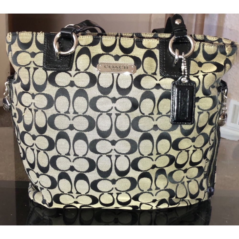 SOLD💫Cute Coach Signature Purse💫
